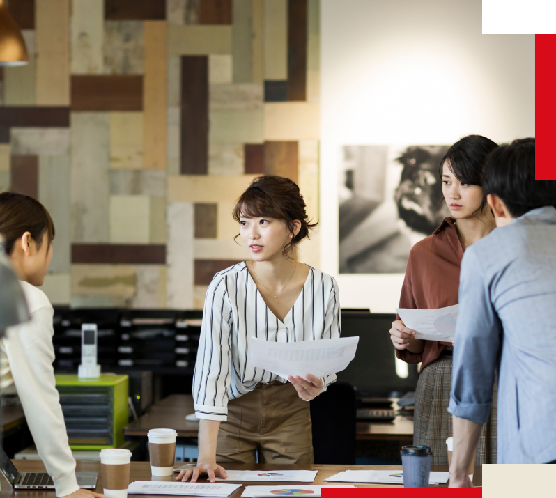 オフィスで打合せをするイメージ